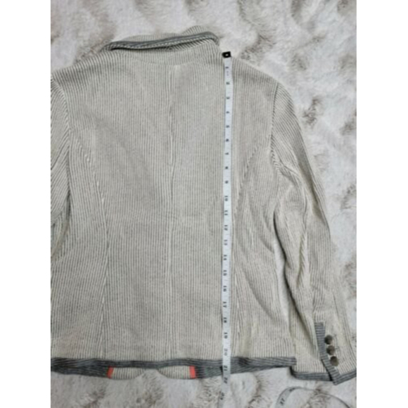 ✨️CL AnnTaylor Loft Cotton Gray Cream Pinstripe Fabric Two Button Blazer Size XS - Picture 9 of 12